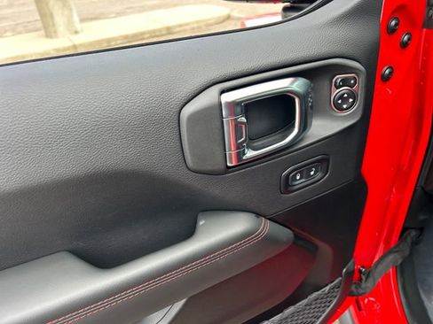 Used 2025 Jeep Gladiator Rubicon image 36