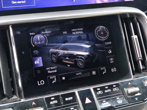 Used 2023 Lexus LX 600 F Sport w/ Accessory Package (Z1) AWD/4WD image 27