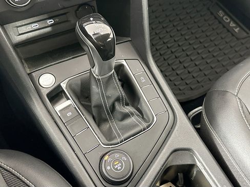 Used 2022 Volkswagen Taos SE image 16