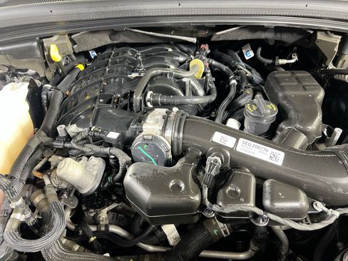 Used 2023 Jeep Grand Cherokee Limited AWD/4WD image 29