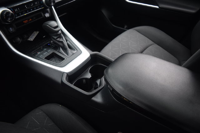 Used 2020 Toyota RAV4 XLE w/ Convenience Package FWD image 13