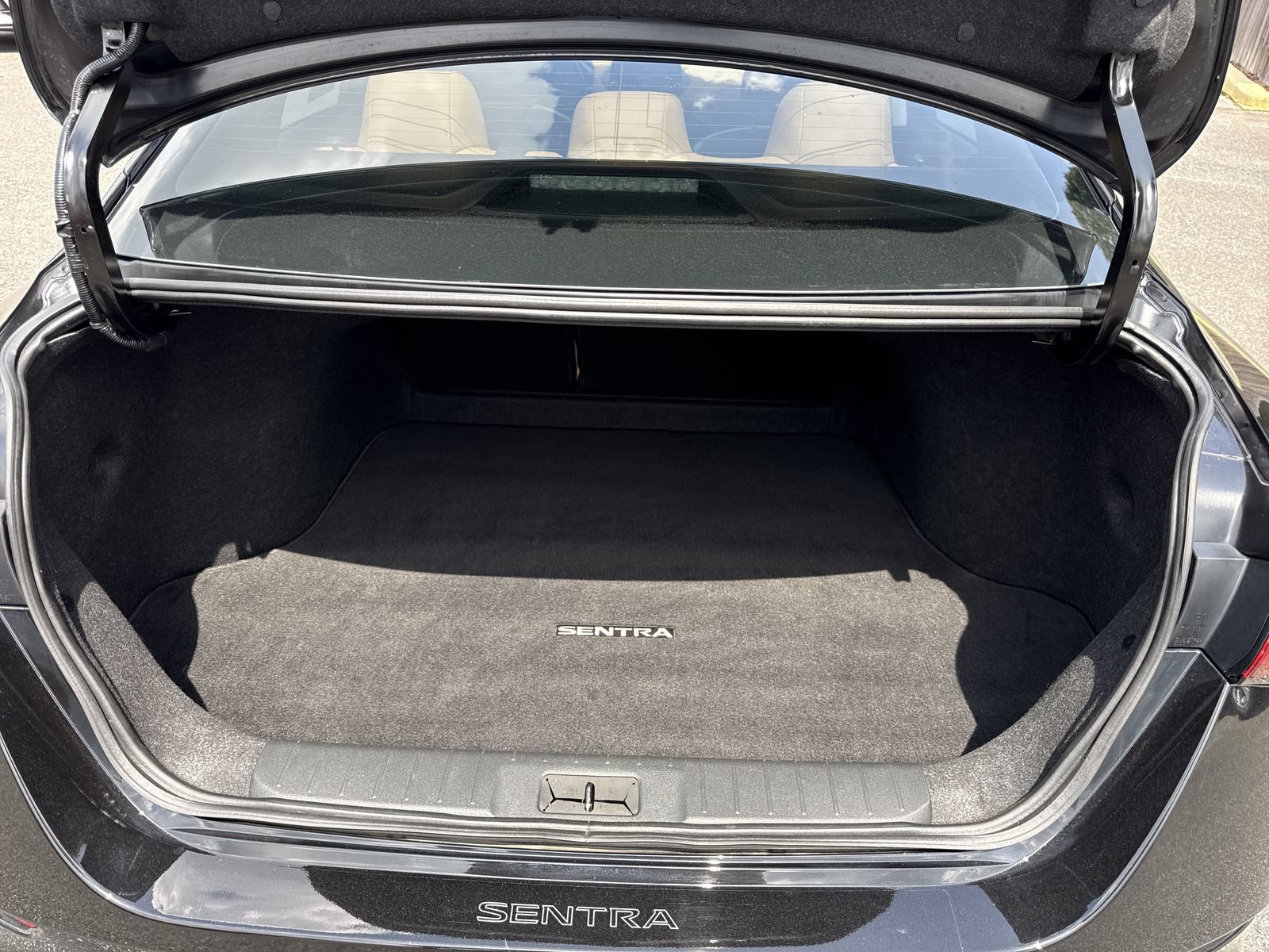 Used 2023 Nissan Sentra SV w/ SV Premium Package FWD image 29