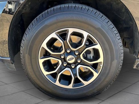 Used 2024 Ford Expedition Max XLT image 9