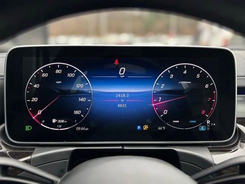 Used 2025 Mercedes-Benz C 300 Sedan image 29