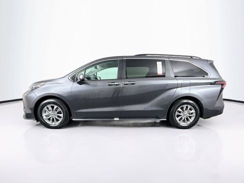 Certified 2025 Toyota Sienna XLE FWD image 14