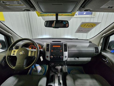 Used 2011 Nissan Frontier SV w/ SV Premium Utility Pkg AWD/4WD image 12