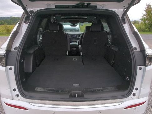 Used 2022 Buick Enclave Avenir w/ Avenir Technology Package AWD/4WD image 39