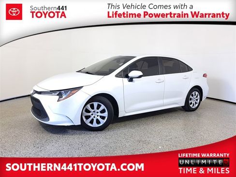 Used 2022 Toyota Corolla LE image 1