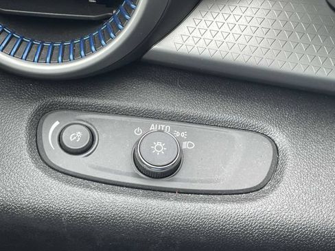 Certified 2024 Chevrolet Trax LS w/ LS Convenience Package FWD image 29