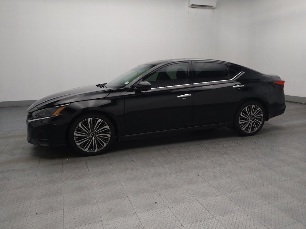 Used 2023 Nissan Altima 2.5 SL FWD image 2