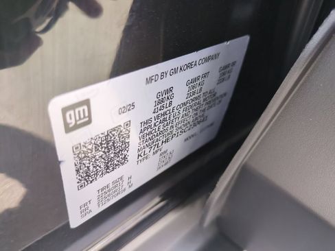 Used 2025 Chevrolet Trax LT w/ LT Convenience Package FWD image 35