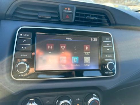 Used 2023 Nissan Versa SV image 18