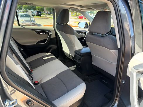 Used 2020 Toyota RAV4 XLE w/ Convenience Package AWD/4WD image 40