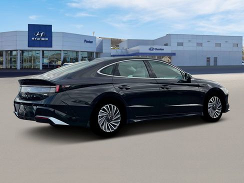 New 2025 Hyundai Sonata Limited image 8