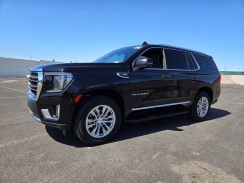 Used 2024 GMC Yukon SLT w/ SLT Premium Package AWD/4WD image 2
