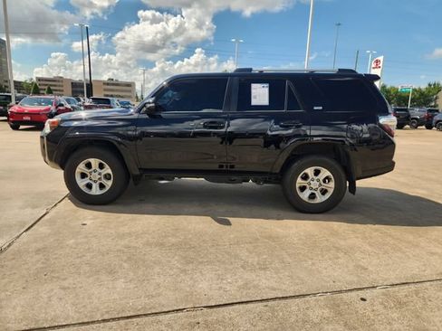 Used 2023 Toyota 4Runner SR5 Premium w/ Moonroof Package RWD image 4