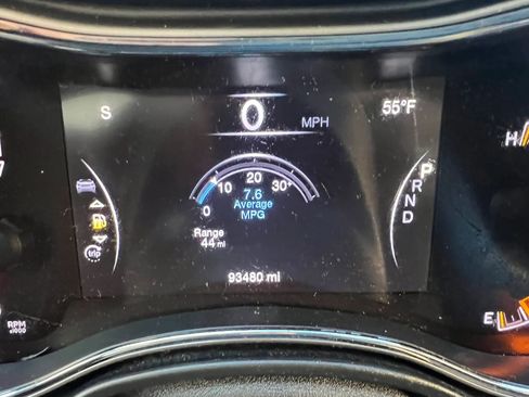 Used 2019 Jeep Grand Cherokee Limited image 17