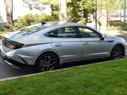 Used 2025 Hyundai Sonata SEL FWD image 9