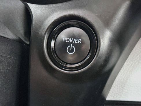 Certified 2025 Toyota Sienna XLE FWD image 22