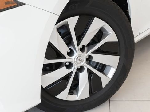 Used 2022 Nissan Altima 2.5 S FWD image 2
