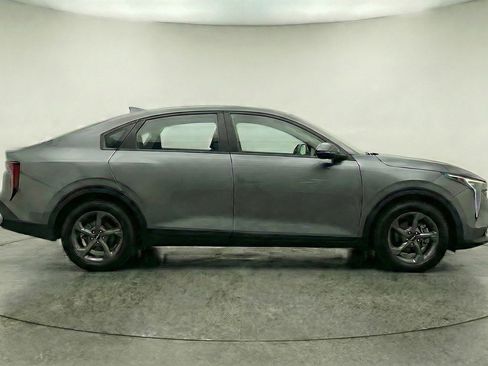 Used 2025 Kia K4 FWD image 11