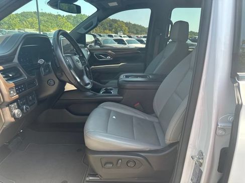 Used 2024 Chevrolet Suburban Z71 w/ Luxury Package AWD/4WD image 18