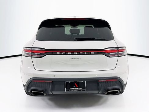 Certified 2025 Porsche Macan AWD/4WD image 10