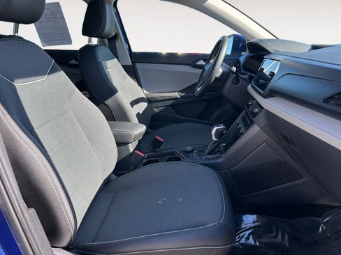 Certified 2024 Volkswagen Taos SE w/ Panoramic Sunroof Package image 10