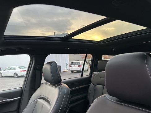 New 2025 Jeep Grand Cherokee L Limited image 31