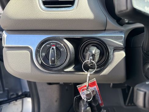 Used 2014 Porsche Cayman image 12