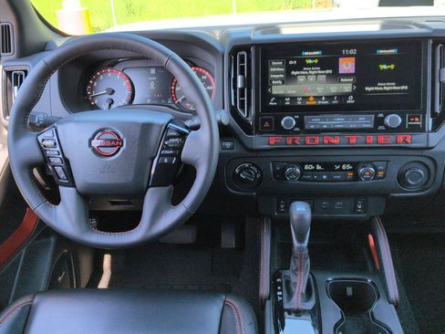 Used 2025 Nissan Frontier PRO-4X w/ Pro Premium Package AWD/4WD image 32