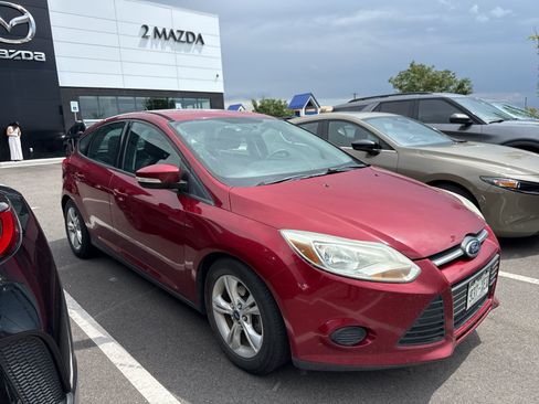 Used 2014 Ford Focus SE FWD image 2