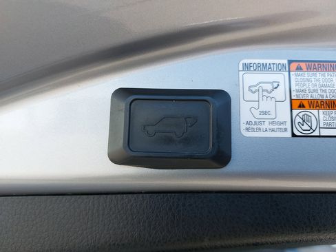 Used 2018 Toyota RAV4 Limited w/ Protection Package image 14