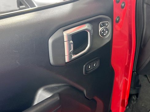 Used 2021 Jeep Wrangler Sport S image 17