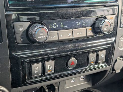 Used 2024 Nissan Titan PRO-4X w/ Pro-4x Convenience Package image 23