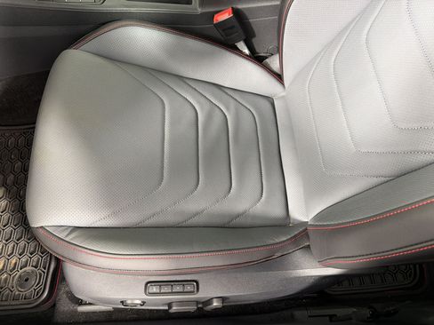 Used 2026 Volkswagen Jetta GLI Autobahn FWD image 15