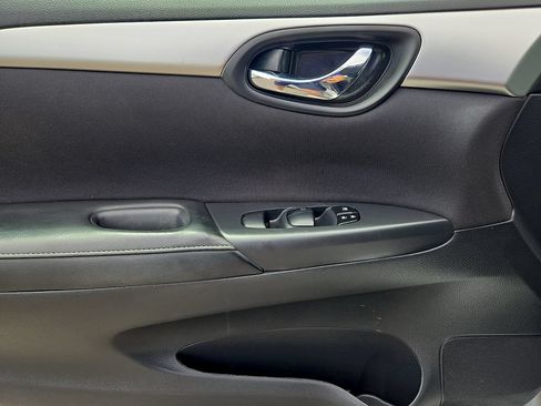 Used 2017 Nissan Sentra S FWD image 14