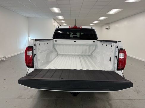 New 2026 GMC Canyon Elevation image 8