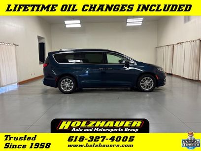 Used 2021 Chrysler Pacifica Touring-L