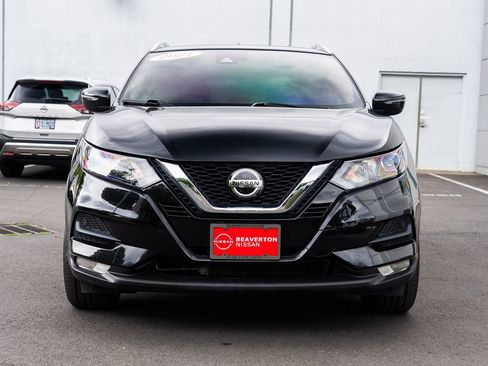 Used 2021 Nissan Rogue Sport SV FWD image 2