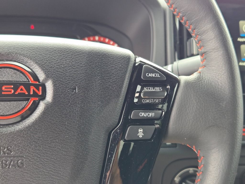 Used 2025 Nissan Frontier PRO-4X AWD/4WD image 36
