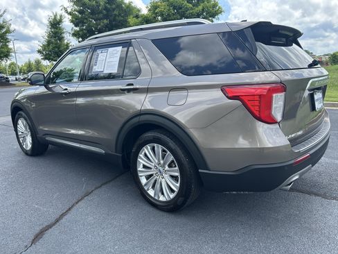 Used 2021 Ford Explorer Limited w/ Equipment Group 301A RWD image 7