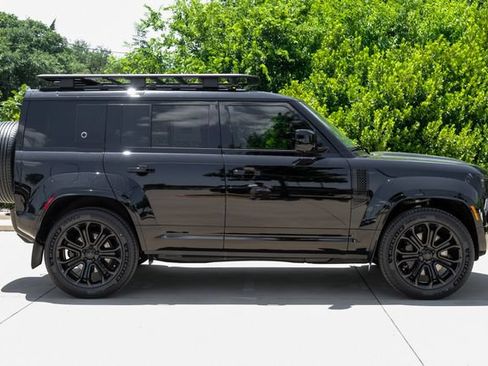 New 2026 Land Rover Defender 110 OCTA AWD/4WD image 8