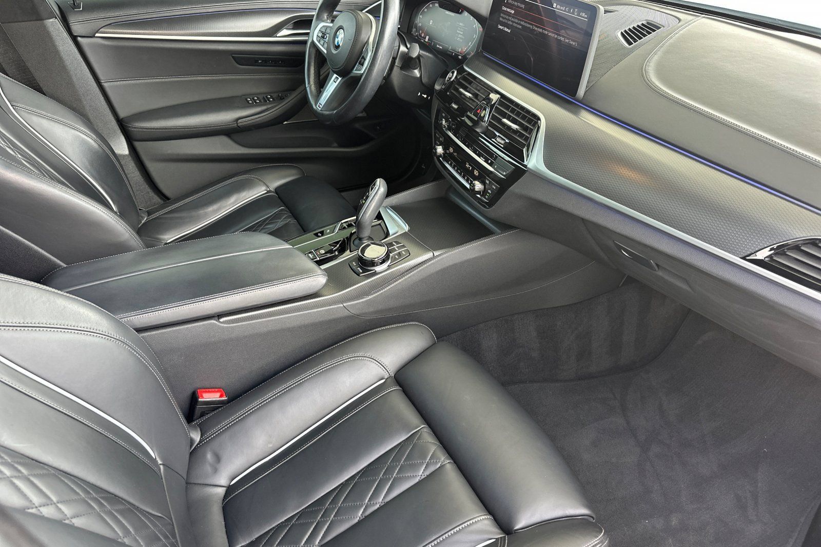 Used 2023 BMW M550i xDrive w/ Executive Package AWD/4WD image 18
