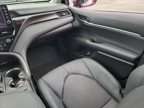 Certified 2022 Toyota Camry XSE FWD image 18