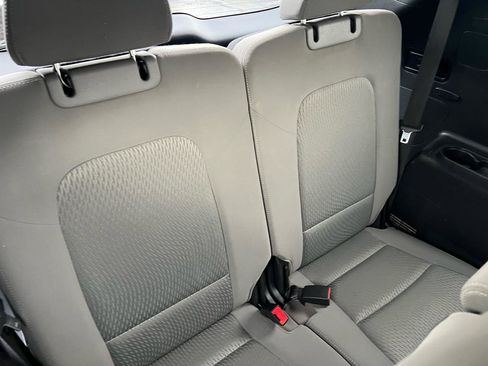 Used 2016 Hyundai Santa Fe SE image 16