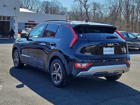 Certified 2023 Kia Niro EX image 4