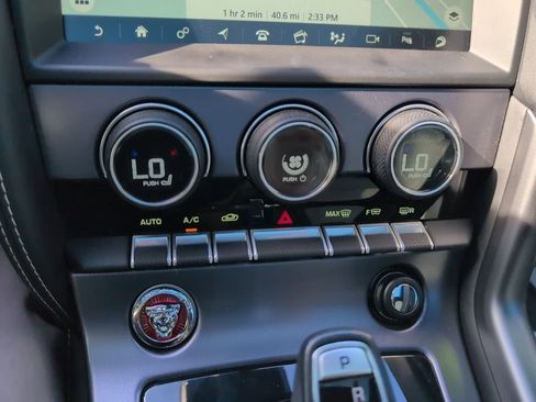 Used 2020 Jaguar F-TYPE R image 15