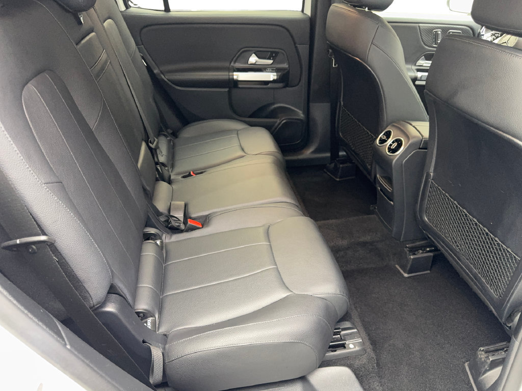 Used 2025 Mercedes-Benz GLB 250 4MATIC image 39