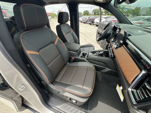 New 2026 GMC Canyon AT4 w/ Technology Plus Package AWD/4WD image 11